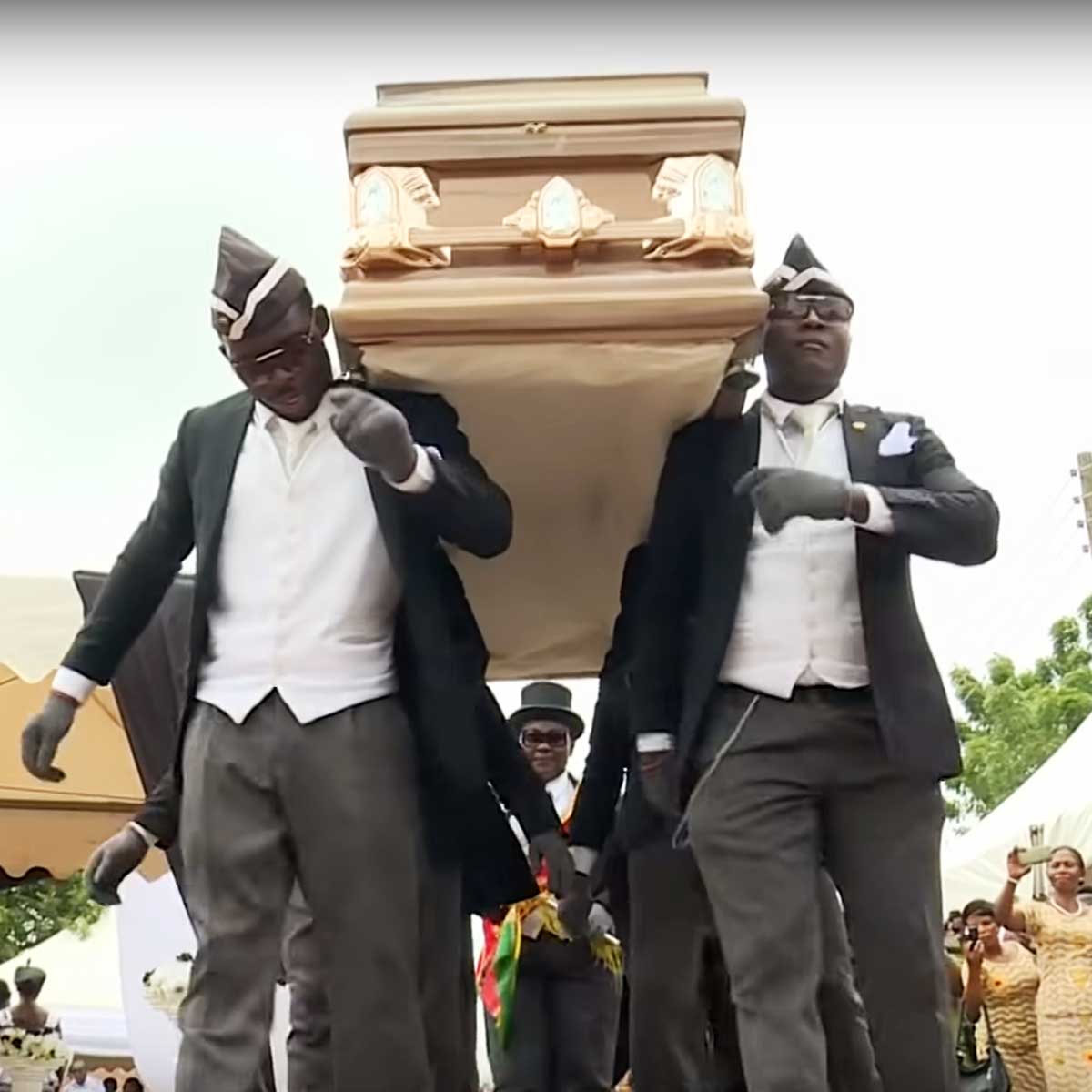 Il rituale Ghanese della Coffin Dance