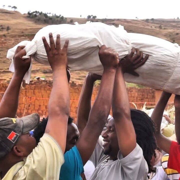 Il ballo coi morti in Madagascar